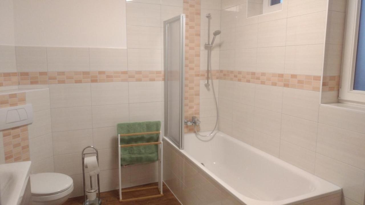 Fewo Am Uenglinger Tor Apartment Стендал Екстериор снимка